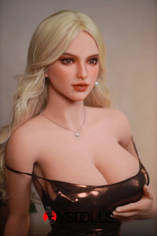 Fire Doll Luella 166cm Liebespuppe Lebensecht