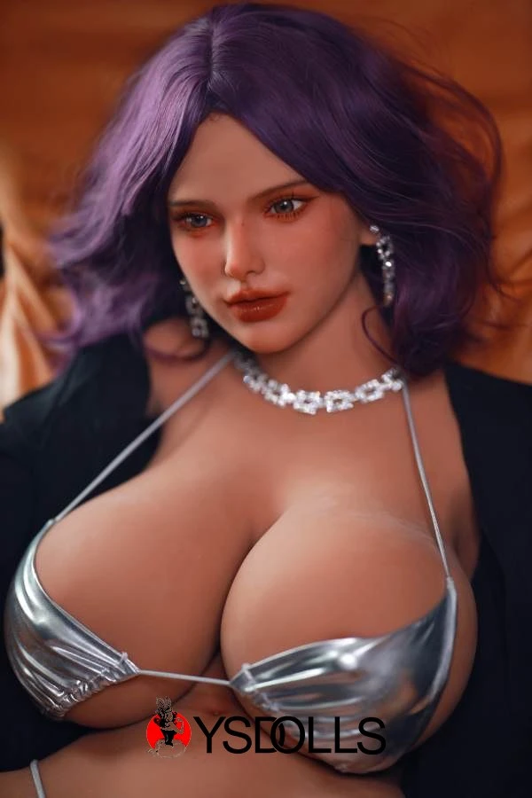 Fire Lila Haare Sexpuppe