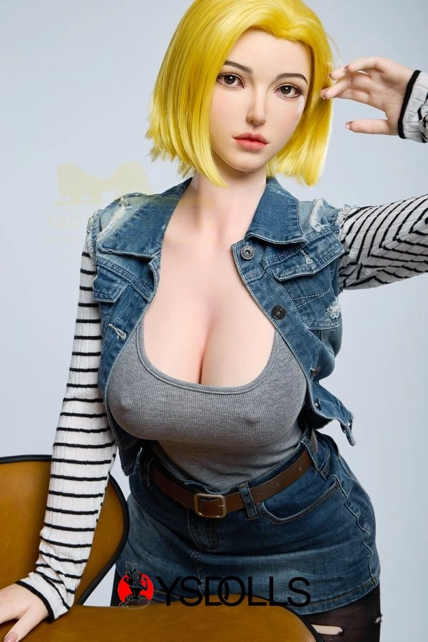 Leah Irontech Liebespuppe