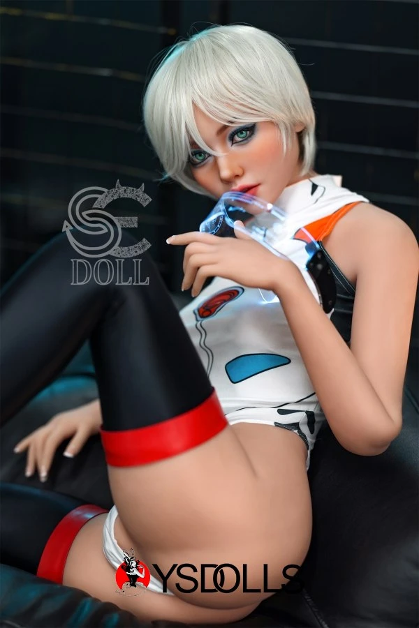 Kemeny SE Sex Puppe