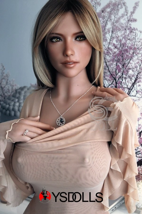 Queena.F SE Sexpuppe